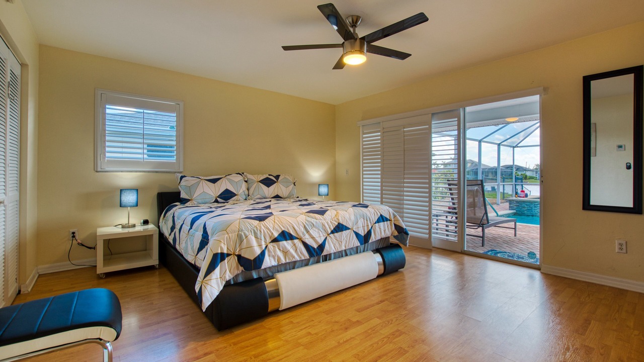 Photo of Bedroom in Yacht Club
