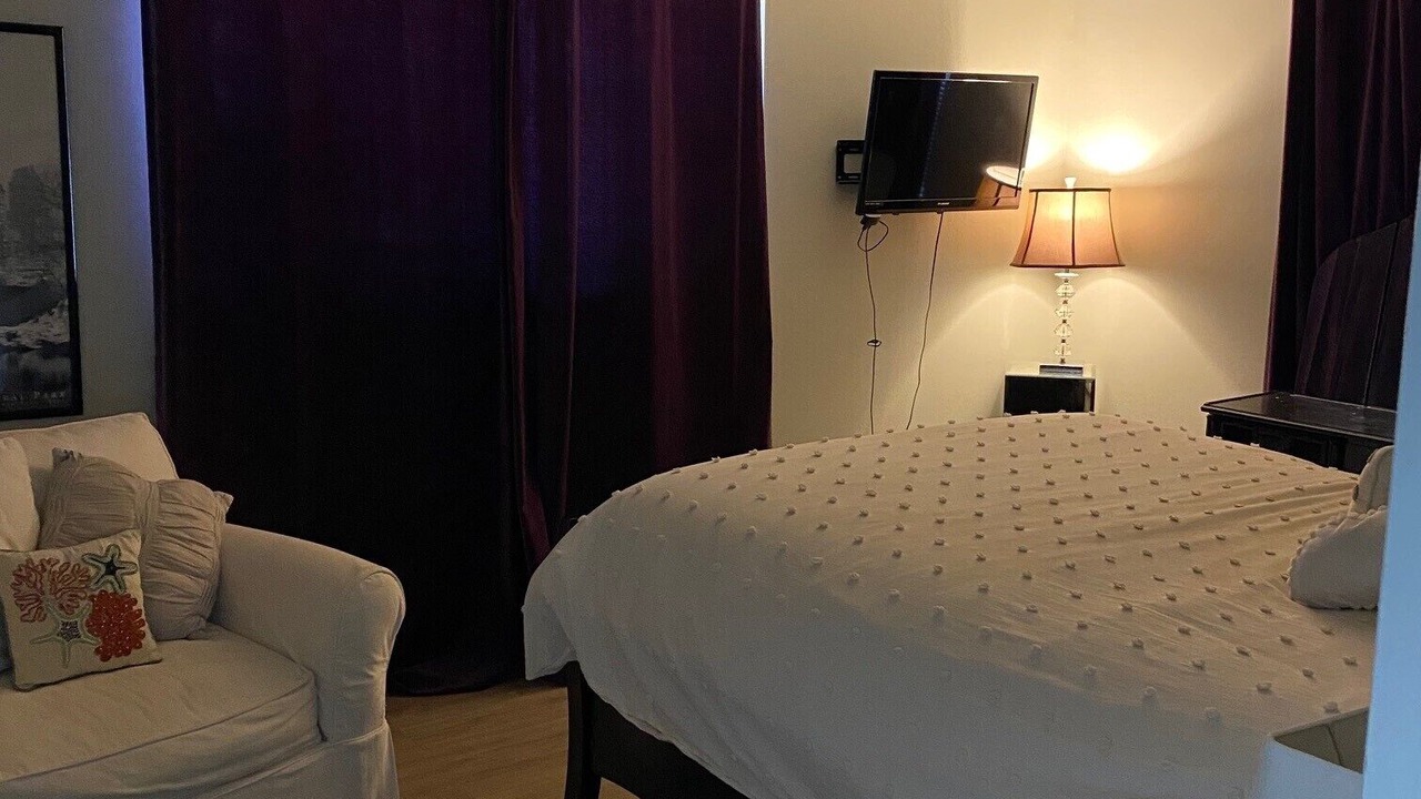 Photo of Bedroom in Venice Gardens