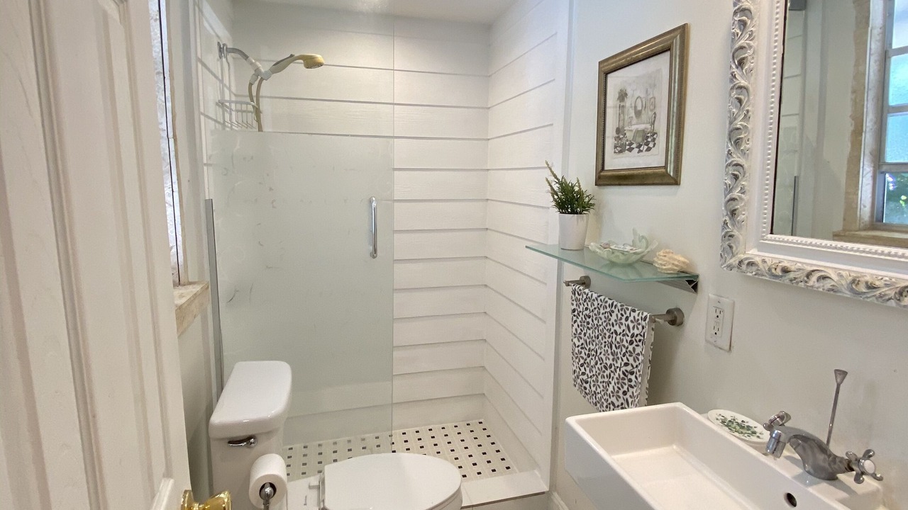 Photo of Bathroom in Northeast Miami