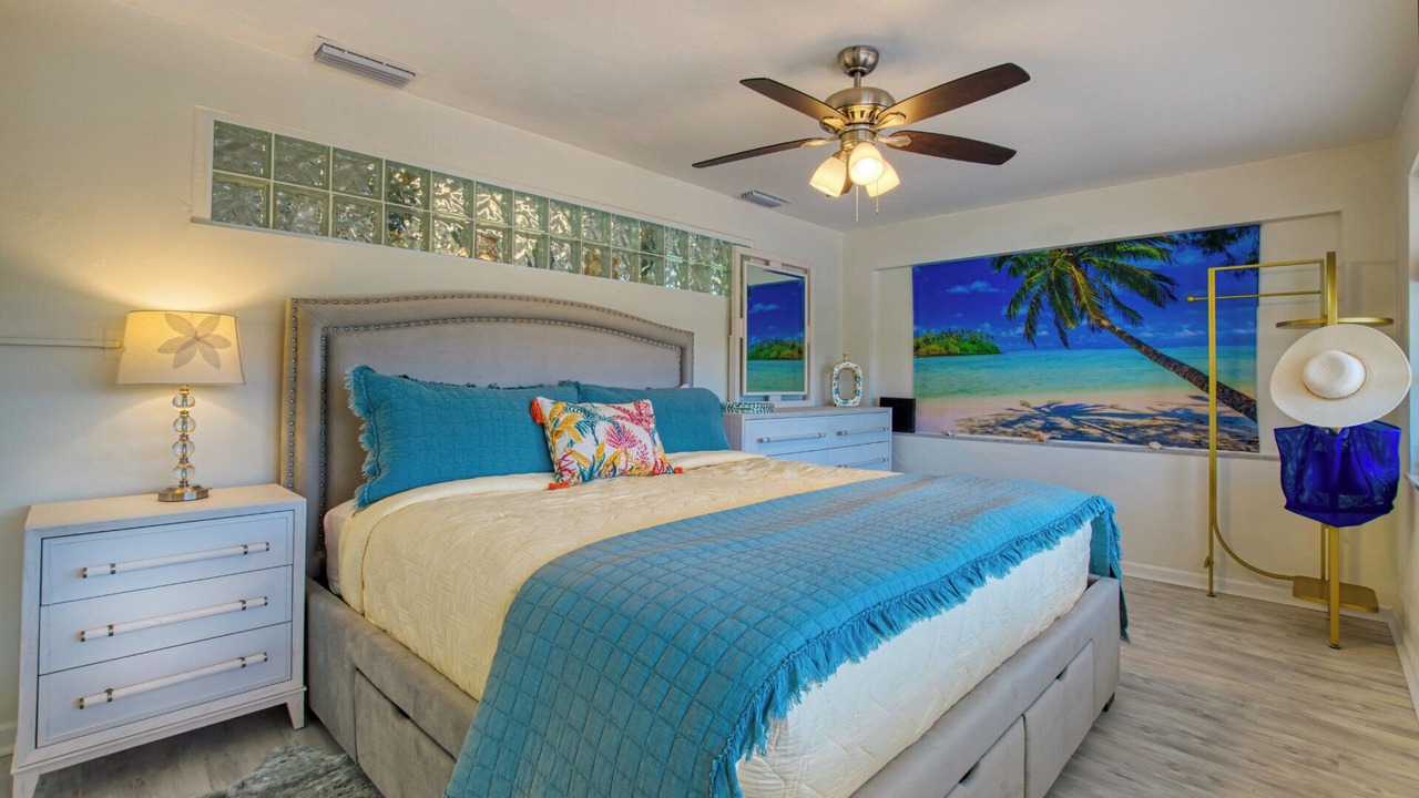 Photo of Bedroom in Yacht Club