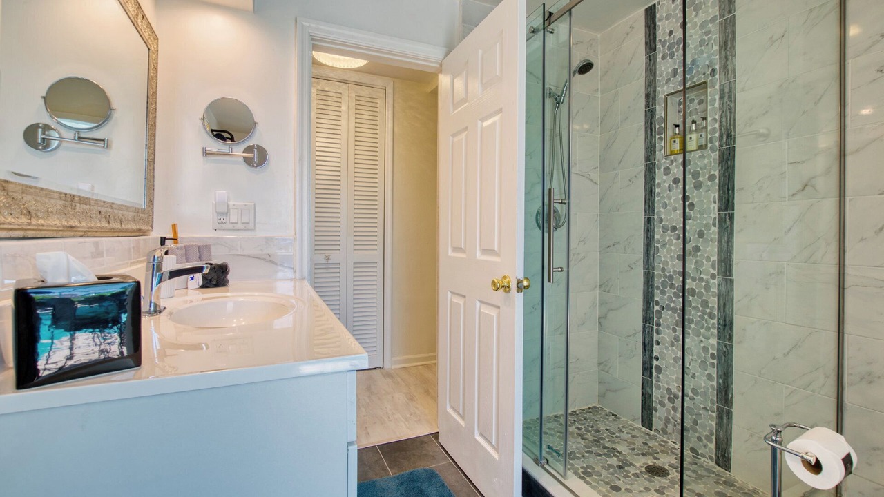 Photo of Bathroom in Yacht Club