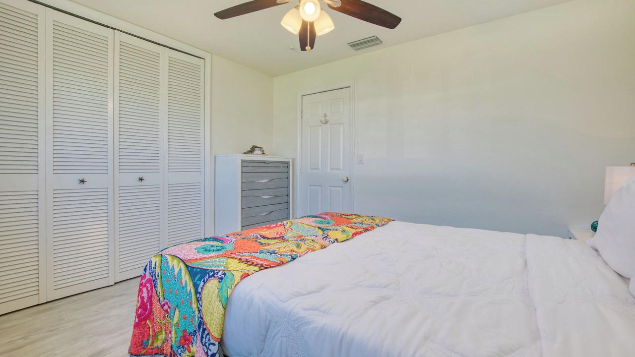 Photo of Bedroom in Yacht Club