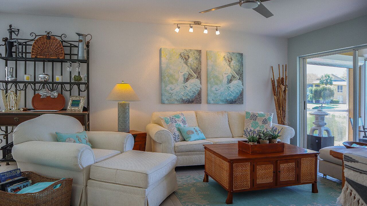 Photo of Livingroom in Imperial Golf Estates