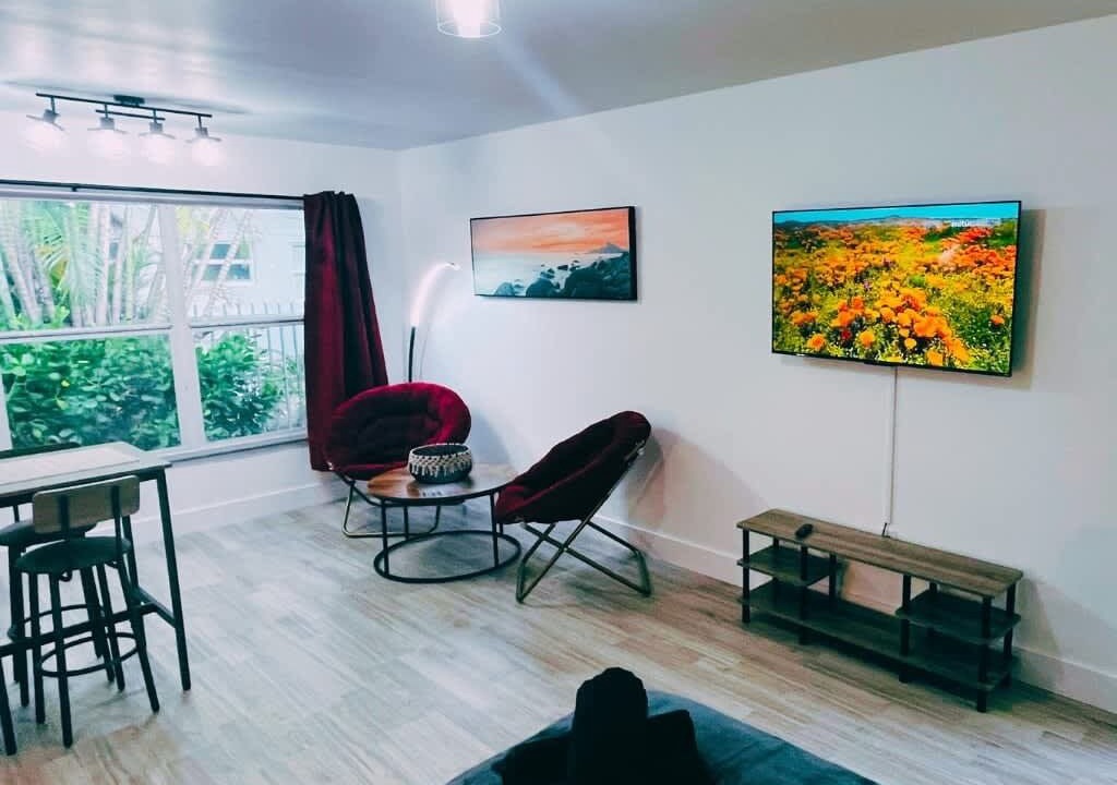 Photo of Livingroom in Northeast Miami