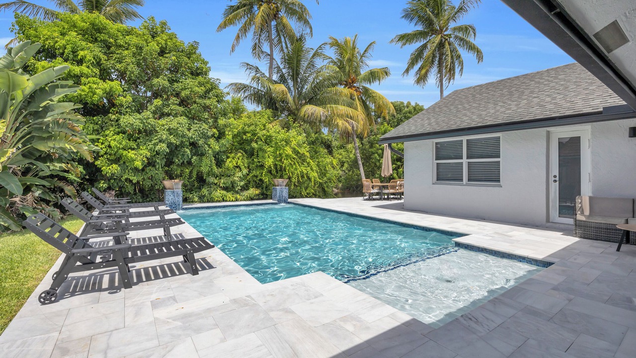 Photo of Outdoor in Tropic Palms