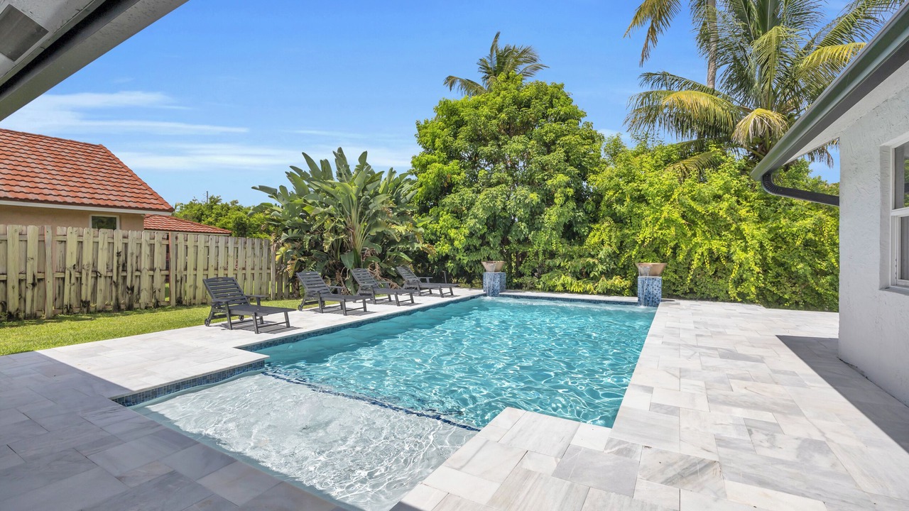 Photo of Outdoor in Tropic Palms