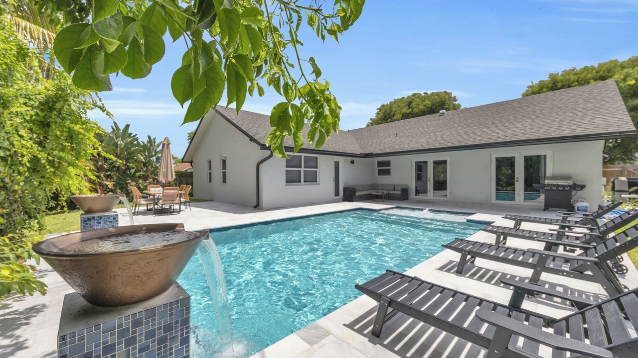 Photo of Outdoor in Tropic Palms