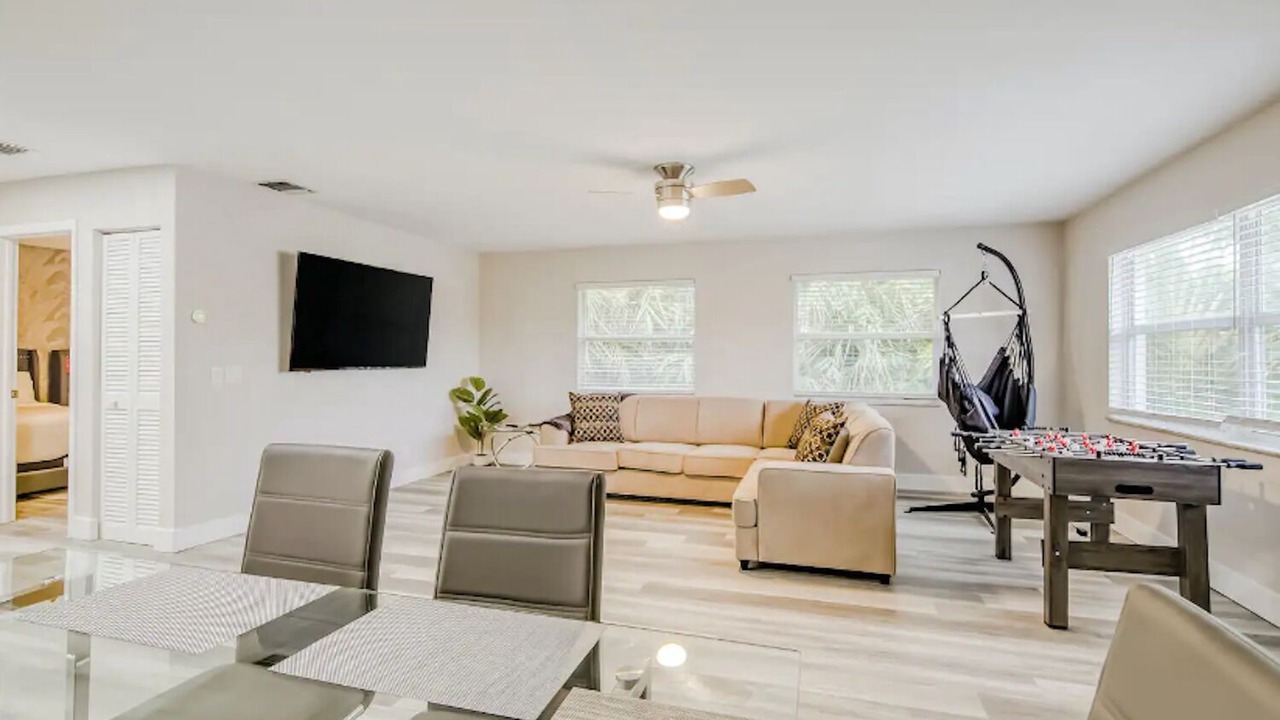 Photo of Livingroom in Palm Beach Shores