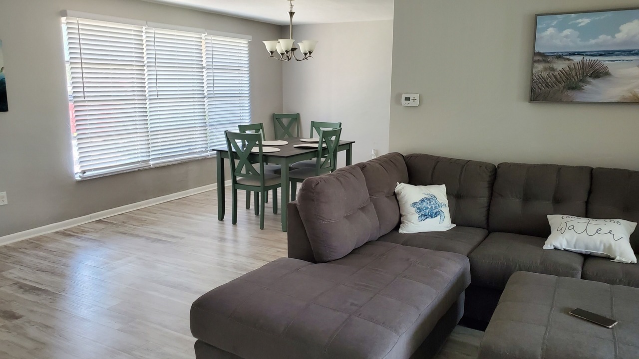 Photo of Livingroom in Yacht Club