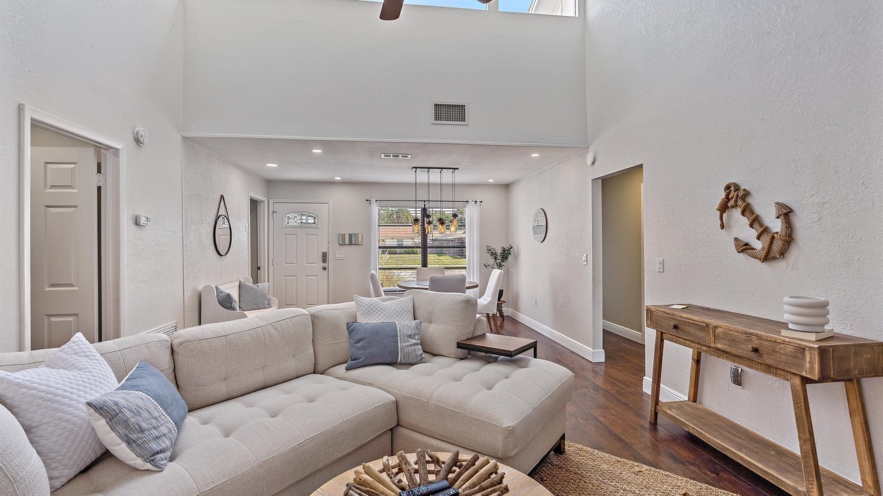 Photo of Bedroom in Lake Sarasota