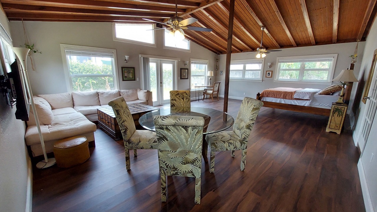 Photo of Bedroom in Tropic