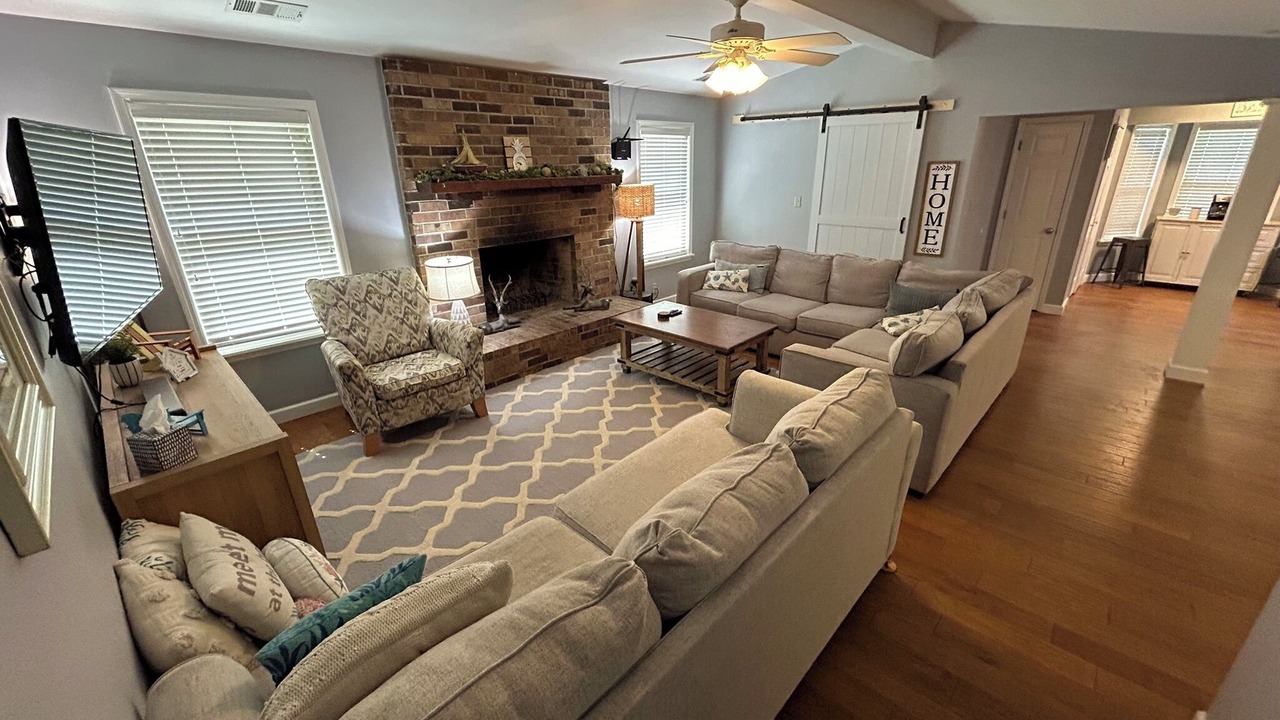 Photo of Livingroom in Mossy Oaks