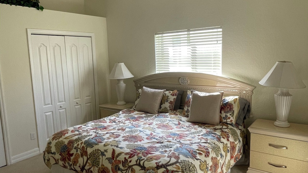 Photo of Bedroom in Yacht Club