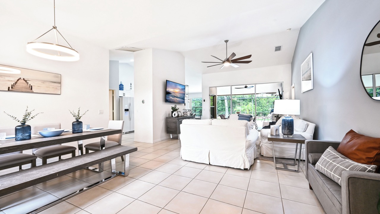 Photo of Livingroom in Central Naples