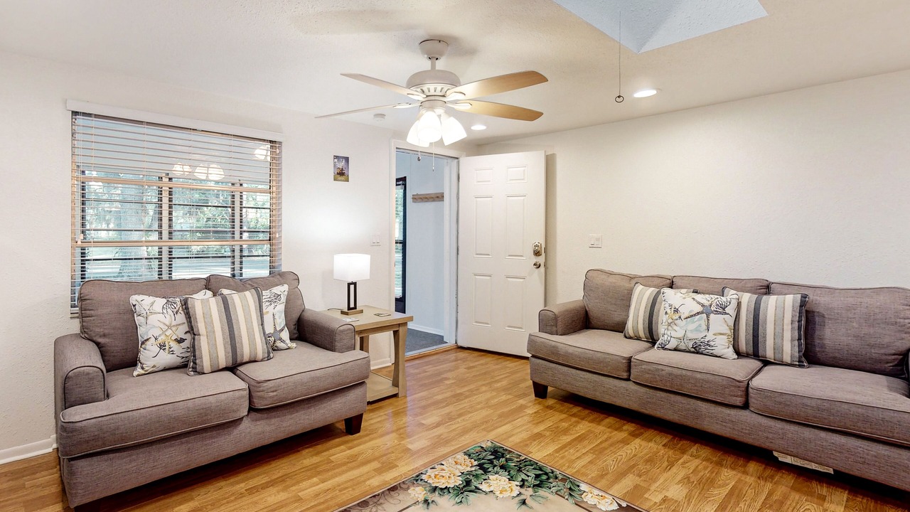 Photo of Livingroom in South Gate Ridge
