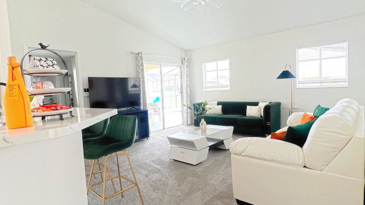 Photo of Livingroom in Bahama Bay