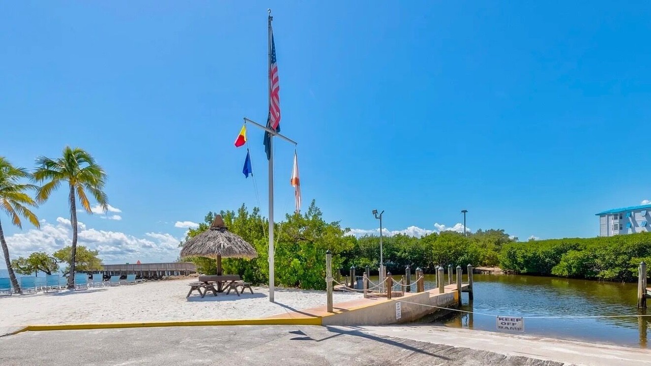 Photo of Others in Tavernier