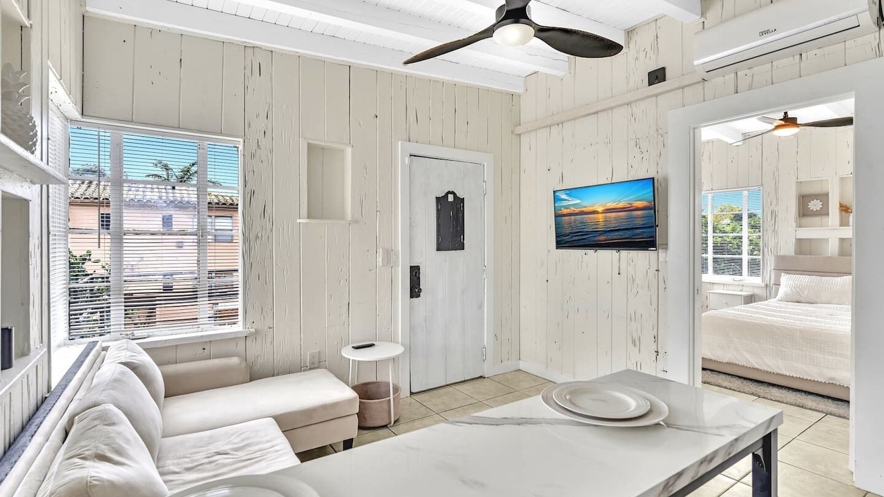 Photo of Livingroom in Northeast Miami