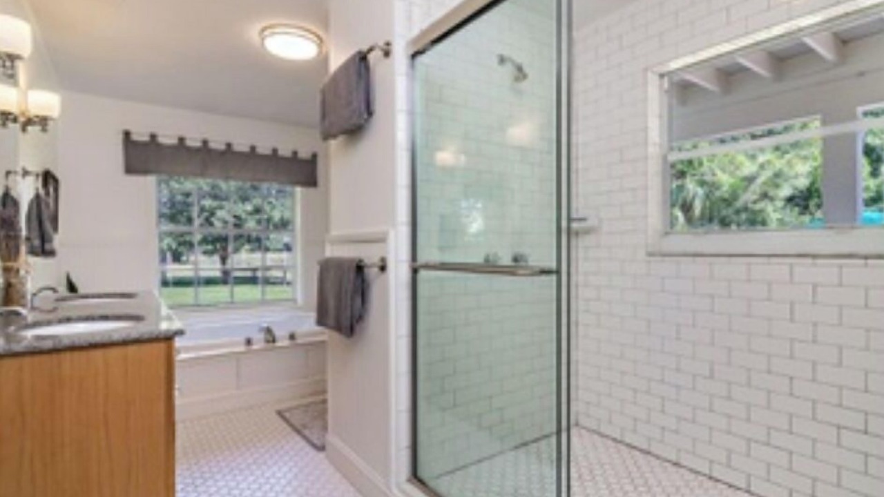 Photo of Bathroom in Hunt Club