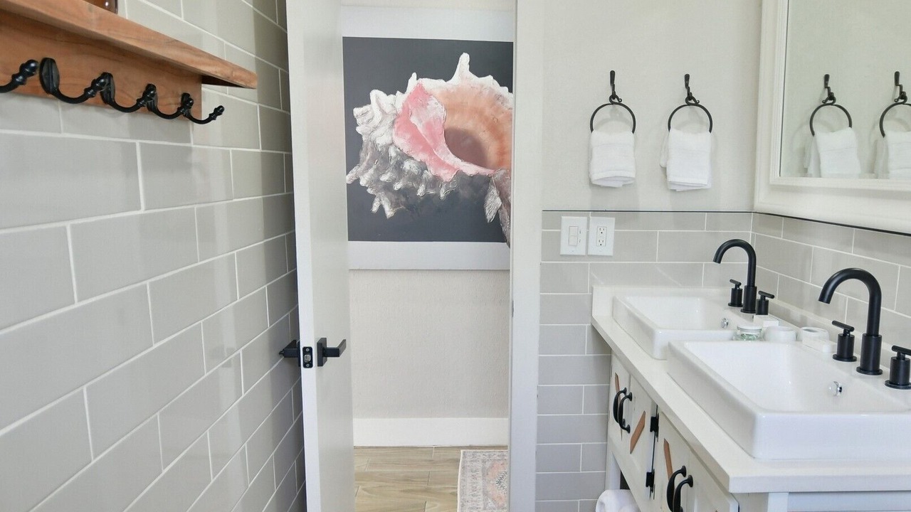 Photo of Bathroom in Sweetwater