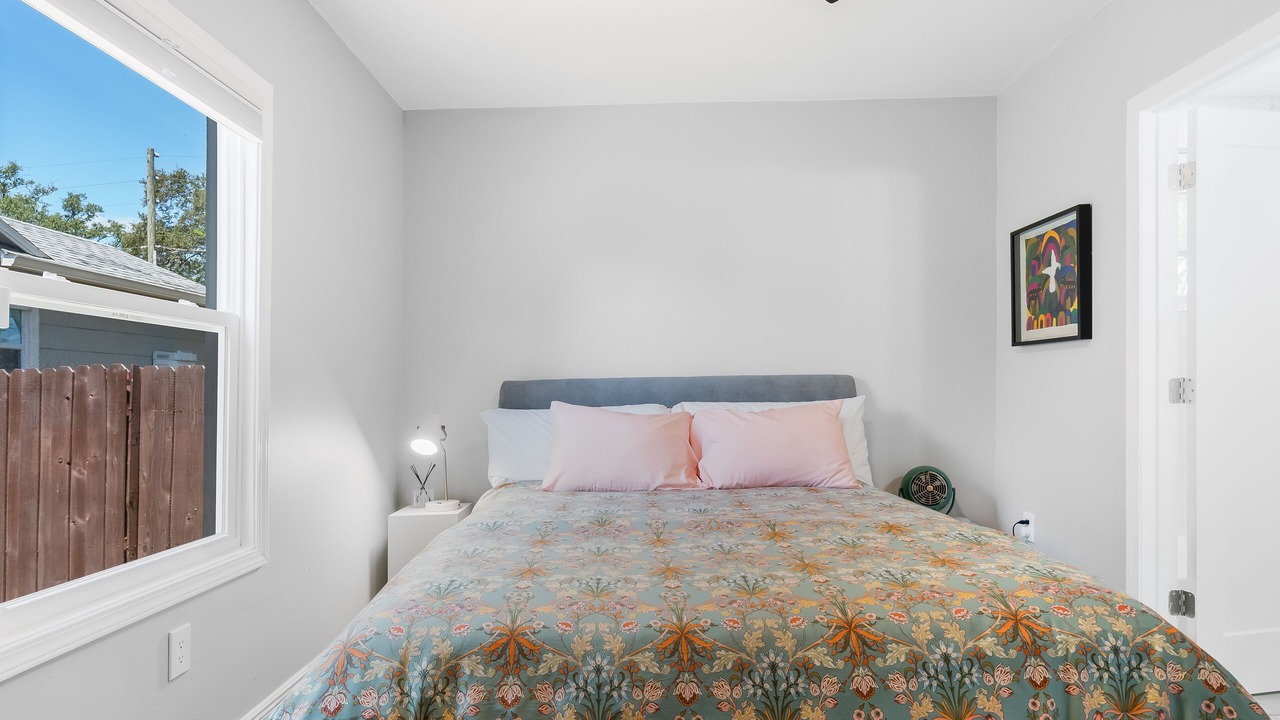 Photo of Bedroom in United Central