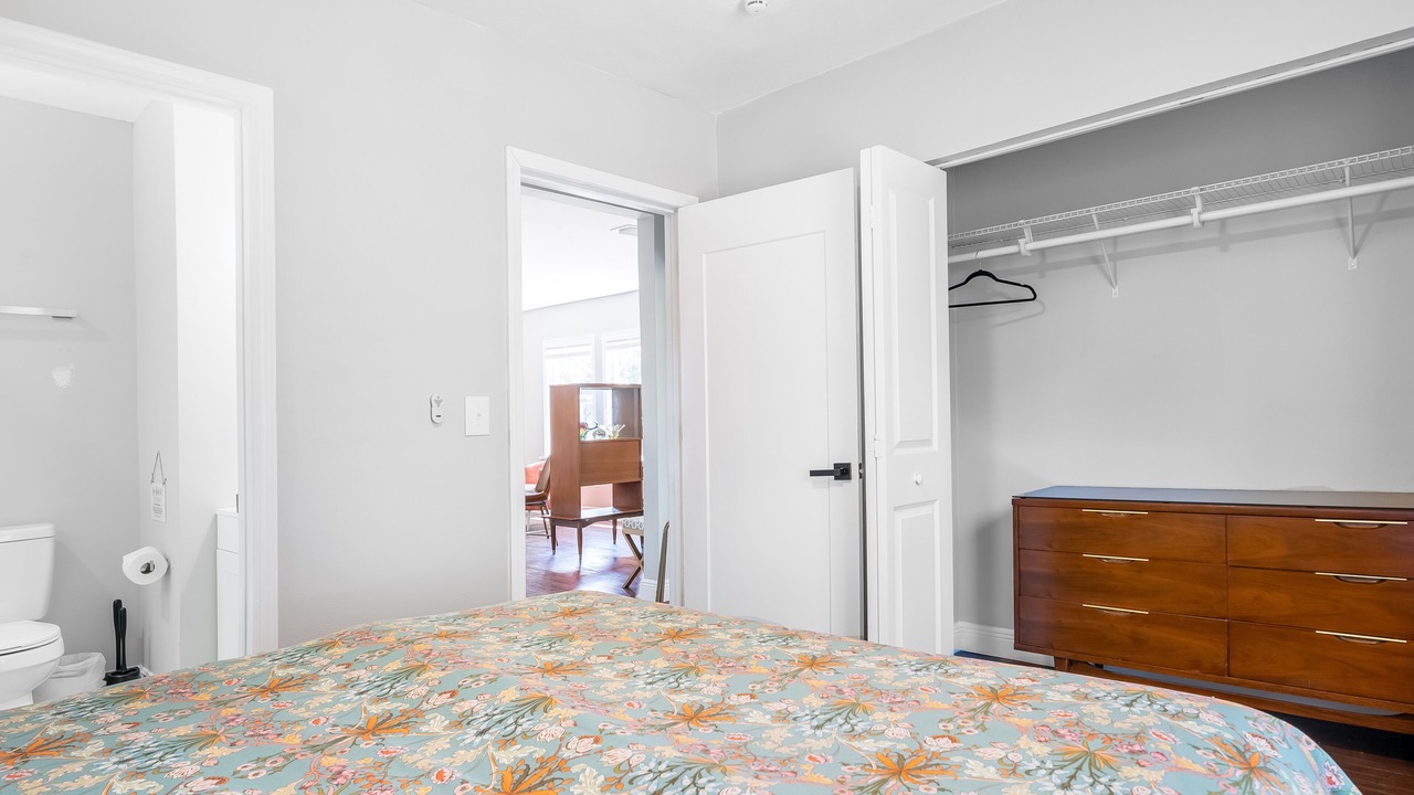 Photo of Bedroom in United Central