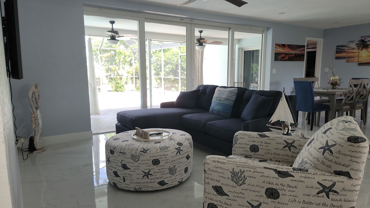 Photo of Livingroom in Yacht Club