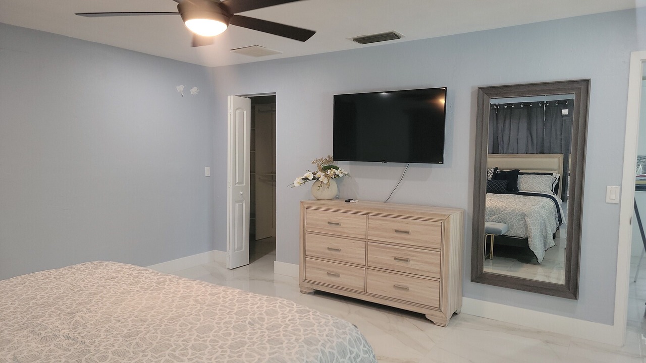 Photo of Bedroom in Yacht Club