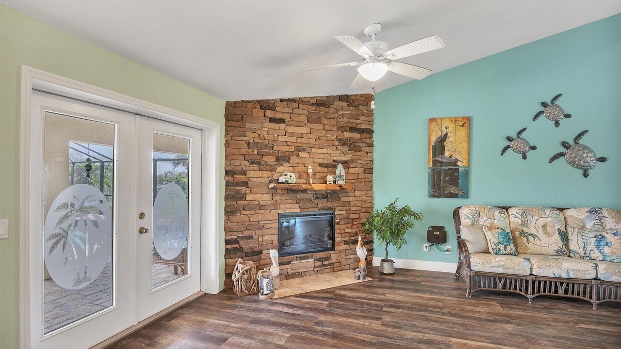 Photo of Livingroom in South Gulf Cove
