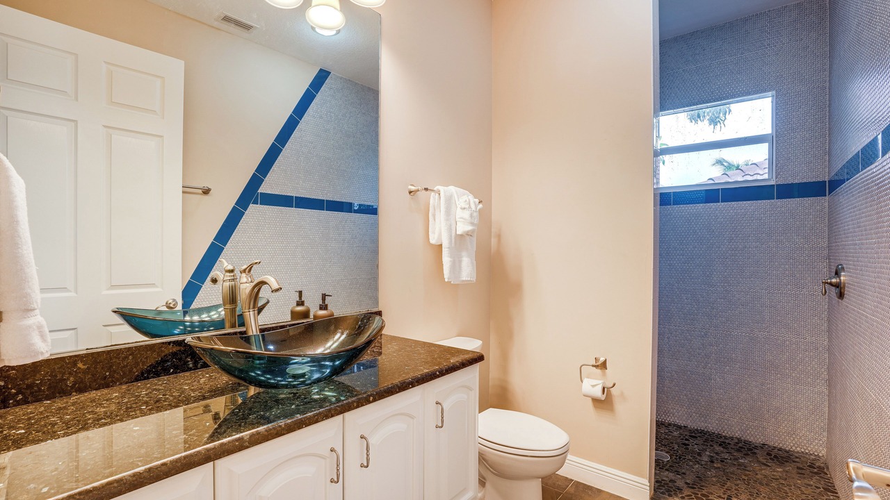 Photo of Bathroom in Caloosahatchee