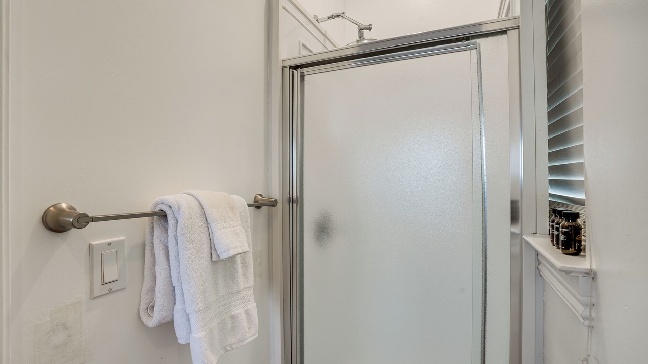 Photo of Bathroom in Caloosahatchee