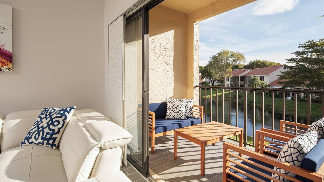 Photo of Livingroom in Grey Oaks