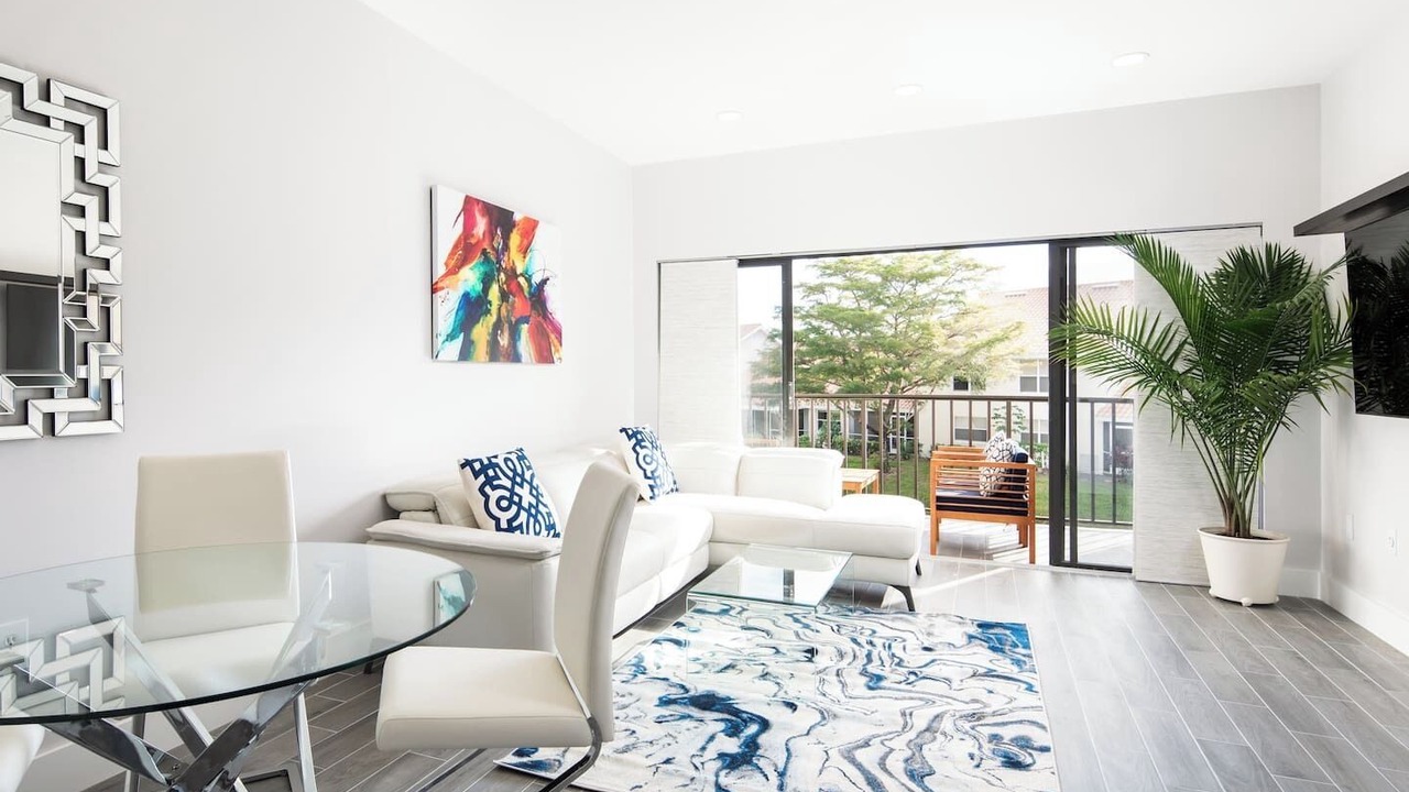 Photo of Livingroom in Grey Oaks