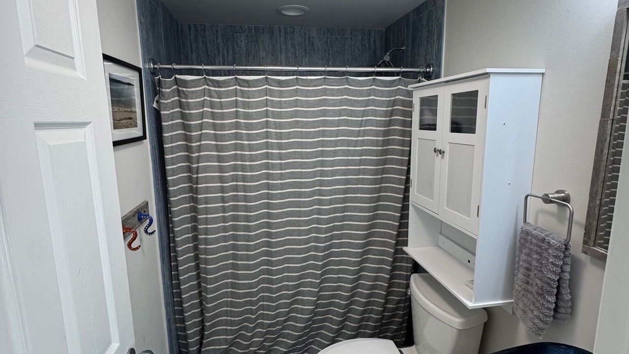 Photo of Bathroom in Venetian Shores