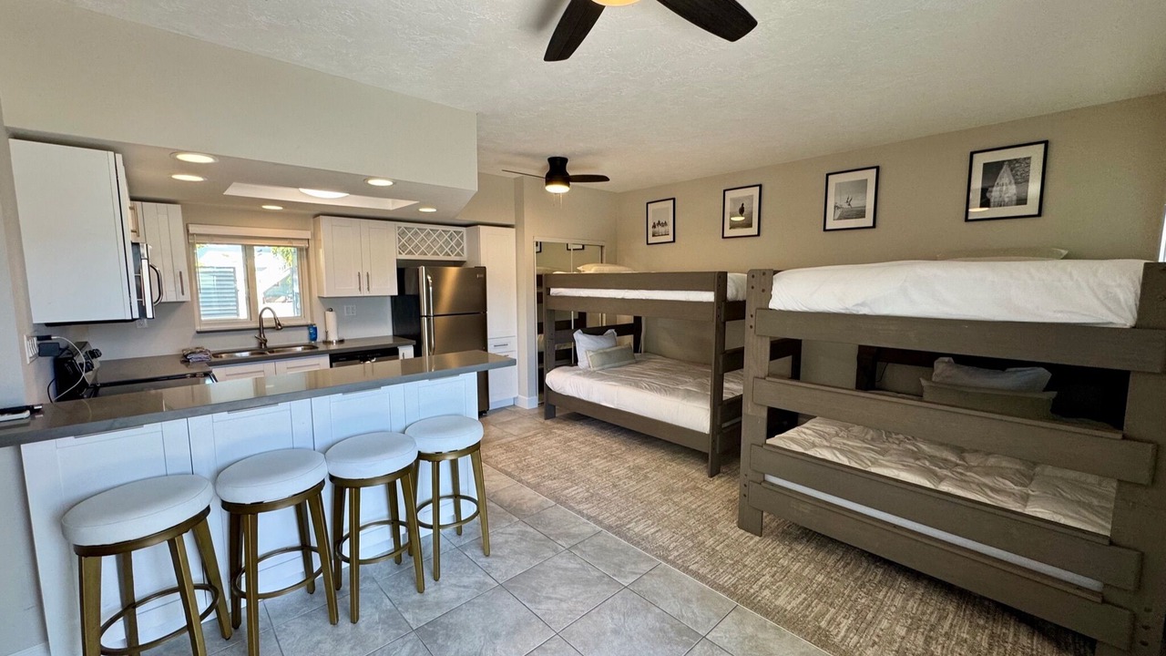 Photo of Bedroom in Venetian Shores