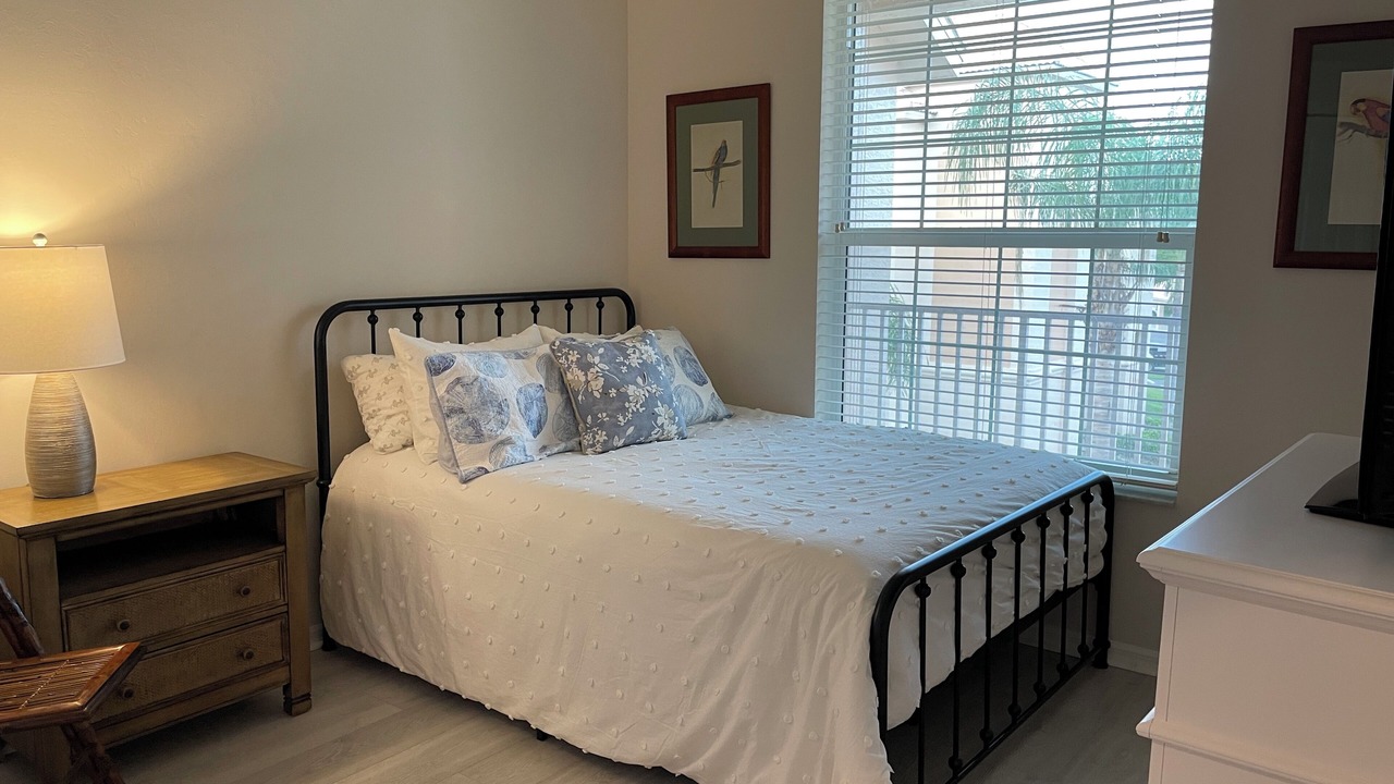 Photo of Bedroom in Tropical Cove