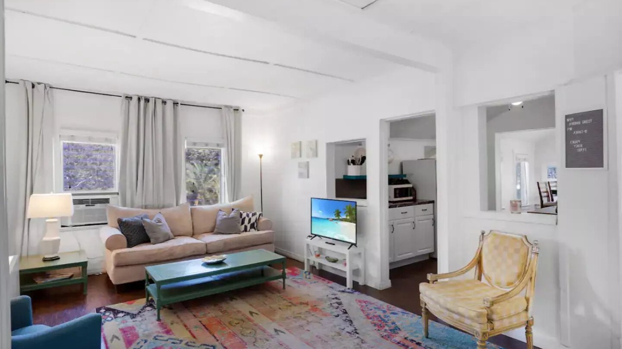 Photo of Livingroom in Parrot Cove