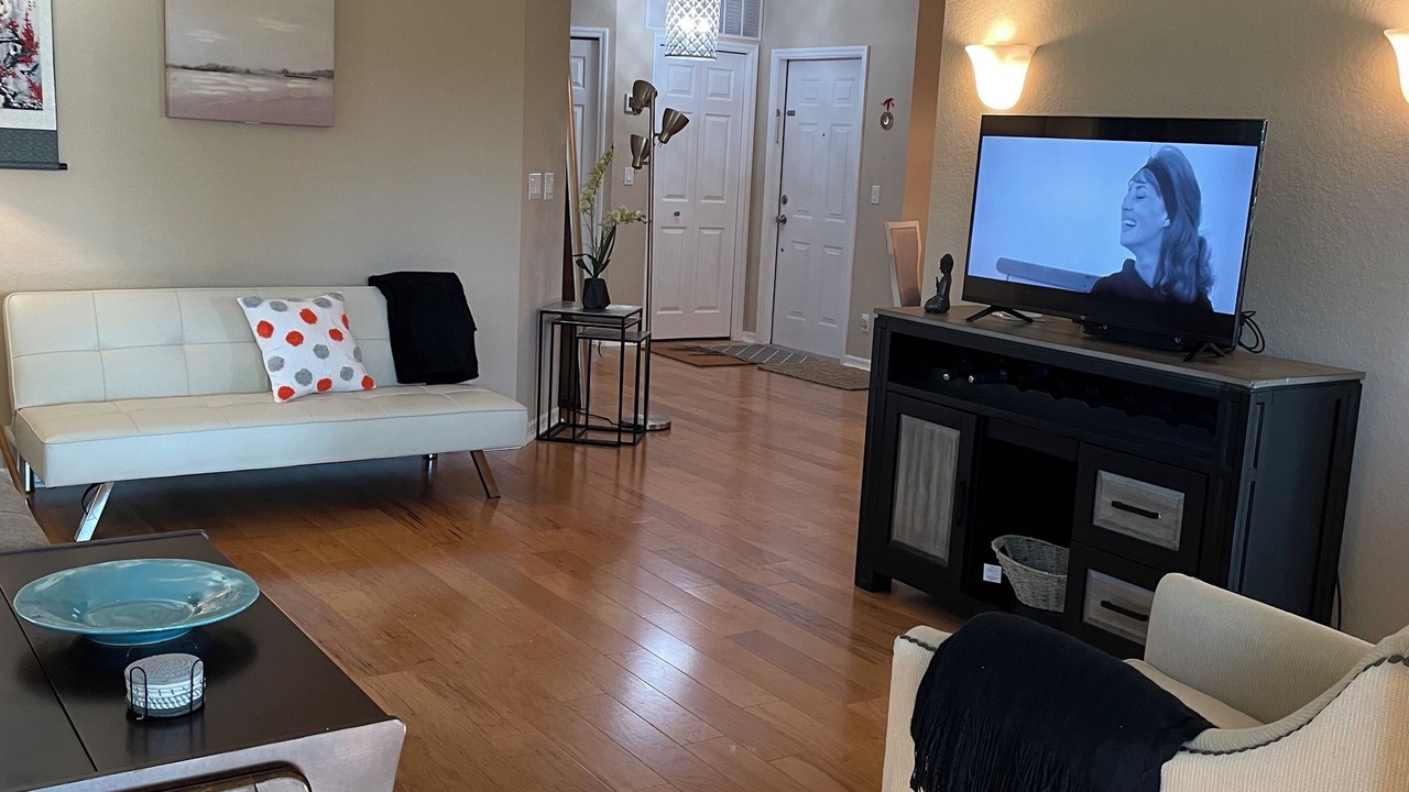 Photo of Livingroom in Imperial Golf Estates