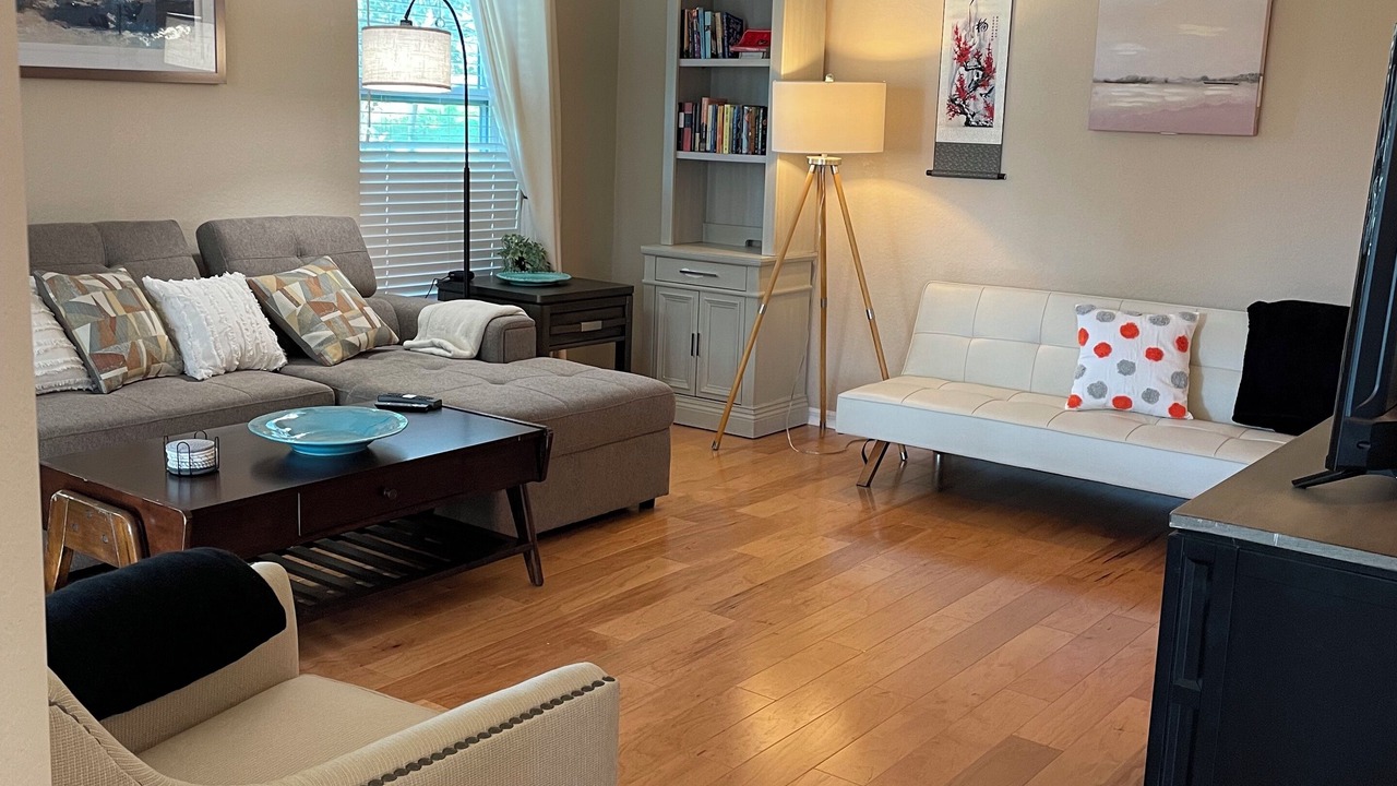 Photo of Livingroom in Imperial Golf Estates