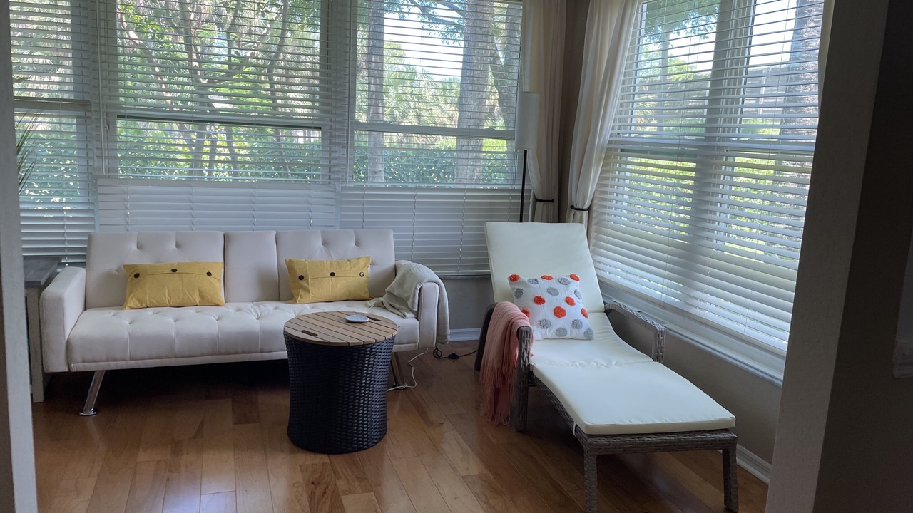 Photo of Livingroom in Imperial Golf Estates