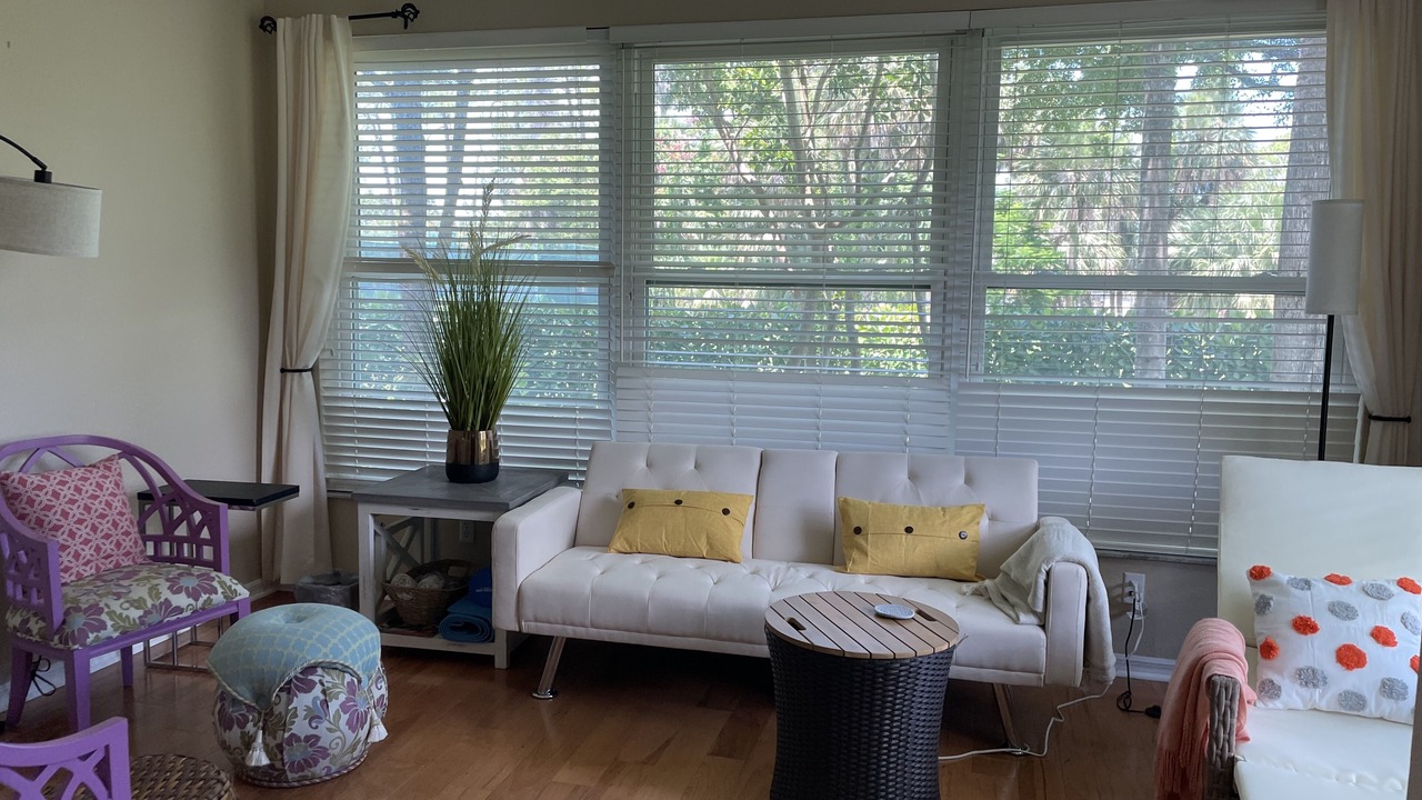 Photo of Livingroom in Imperial Golf Estates