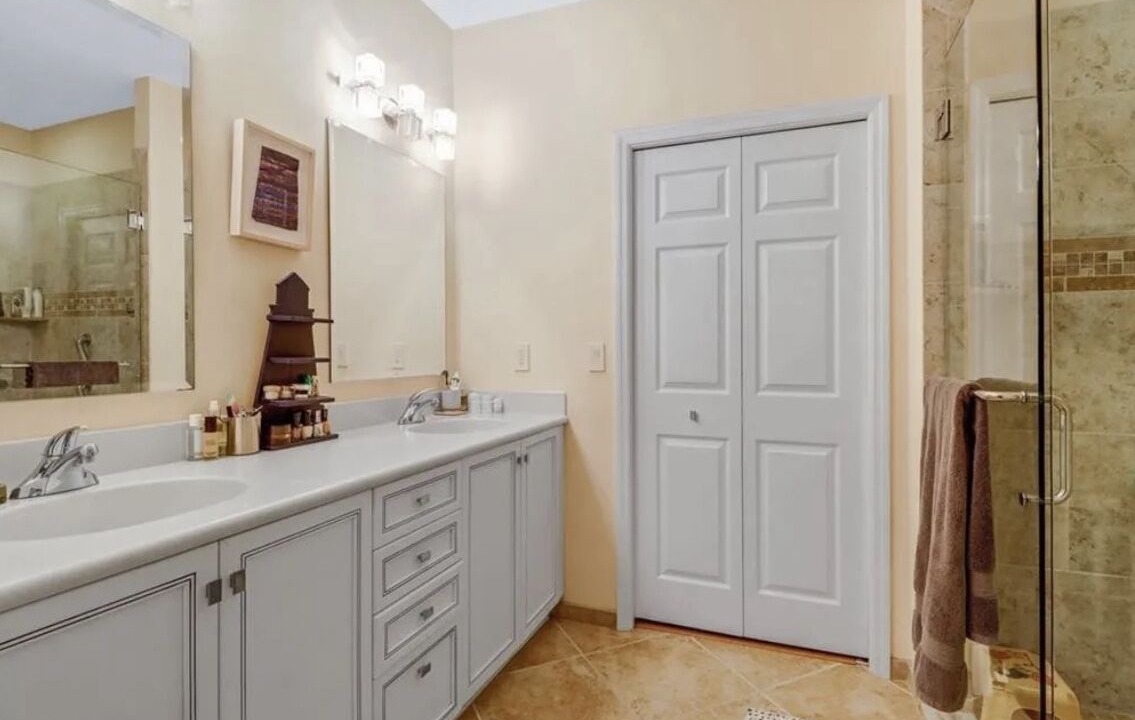 Photo of Bathroom in Imperial Golf Estates