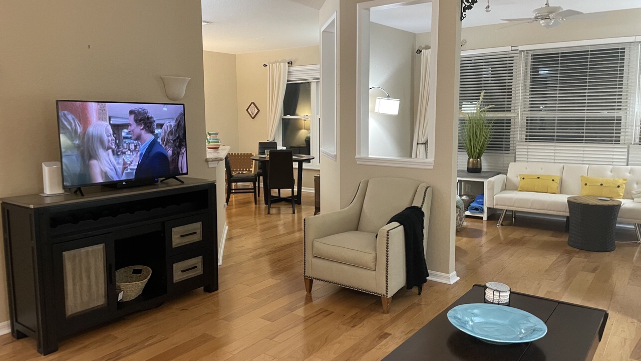 Photo of Livingroom in Imperial Golf Estates