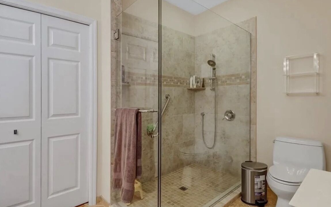 Photo of Bathroom in Imperial Golf Estates