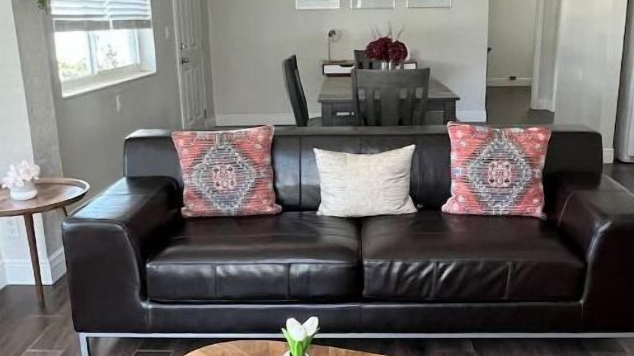 Photo of Livingroom in North River Shores