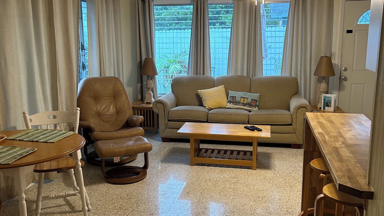 Photo of Livingroom in Jensen Beach
