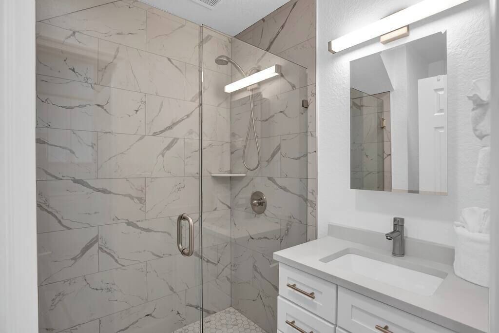 Photo of Bathroom in Marathon