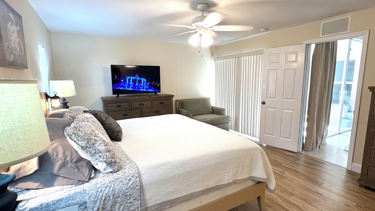 Photo of Bedroom in San Carlos Park
