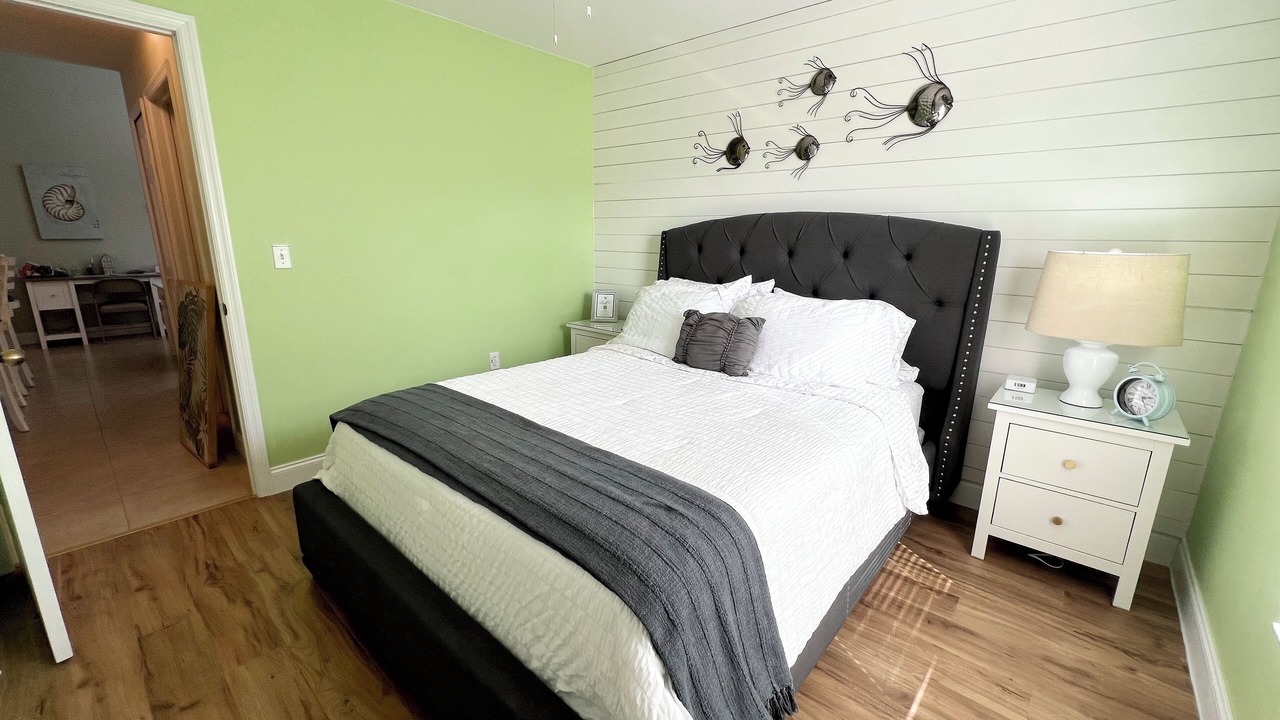 Photo of Bedroom in San Carlos Park