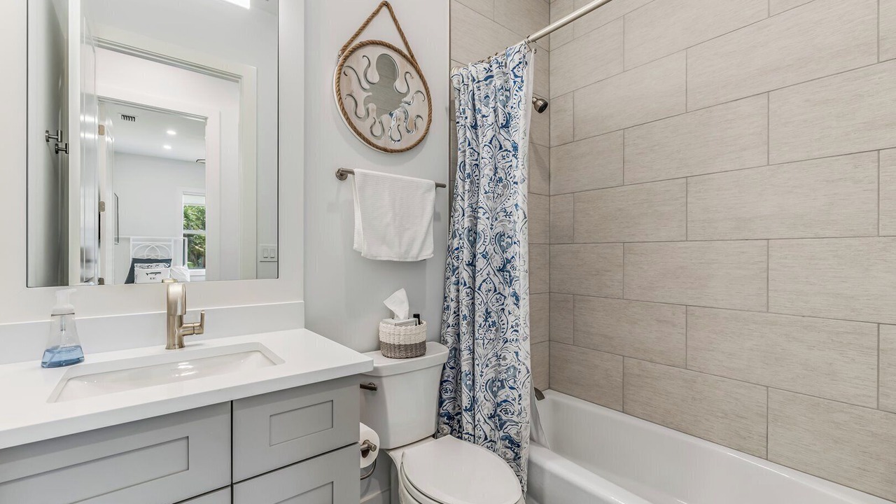 Photo of Bathroom in Imperial Golf Estates